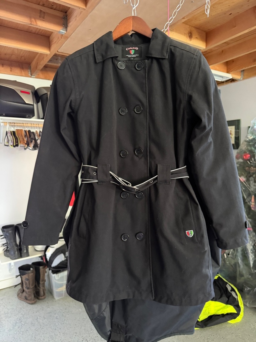 CORAZZO Black Double-Breasted Trench Coat with Belt as well a polar fleece
Small